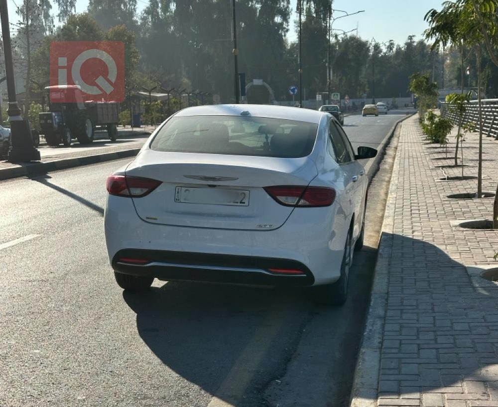 کرایسلەر 200